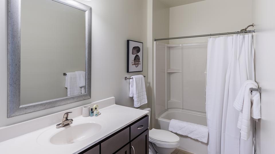 Rent Fountains at Mooresville 3203 in Mooresville, NC Landing