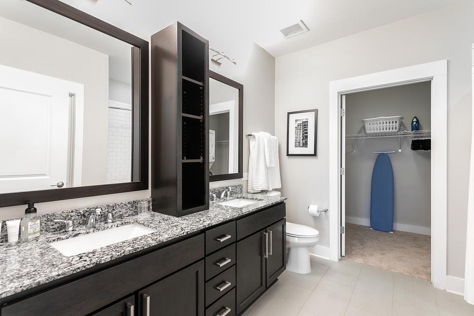 Rent Berkshire Dilworth 323 in Charlotte, NC Landing