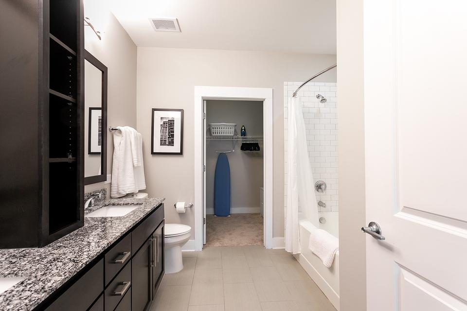 Rent Berkshire Dilworth 323 in Charlotte, NC Landing