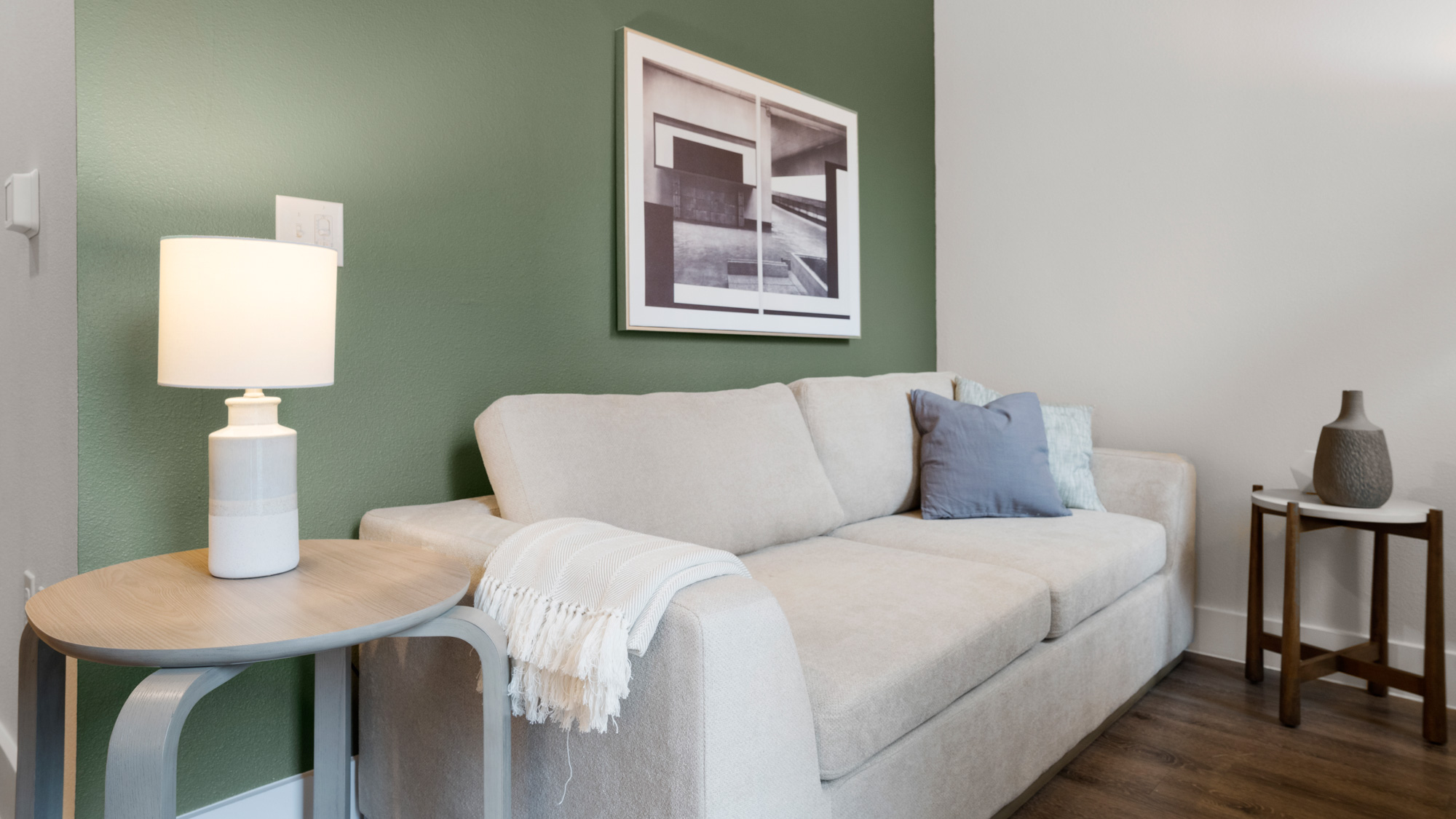 Rent St. Johns West Apartments 1112 in Austin, TX Landing