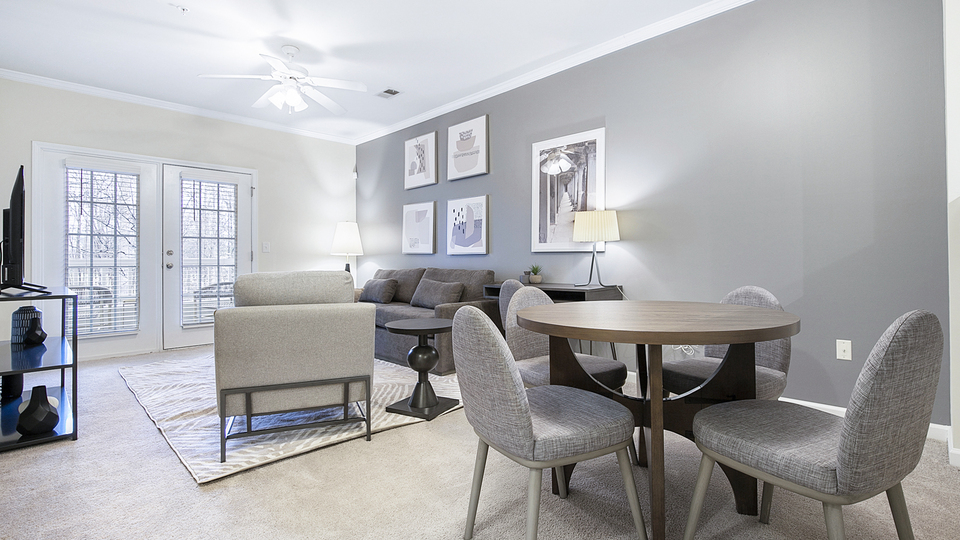 Rent Hawthorne at Horse Pen Creek 33052C in Greensboro, NC Landing