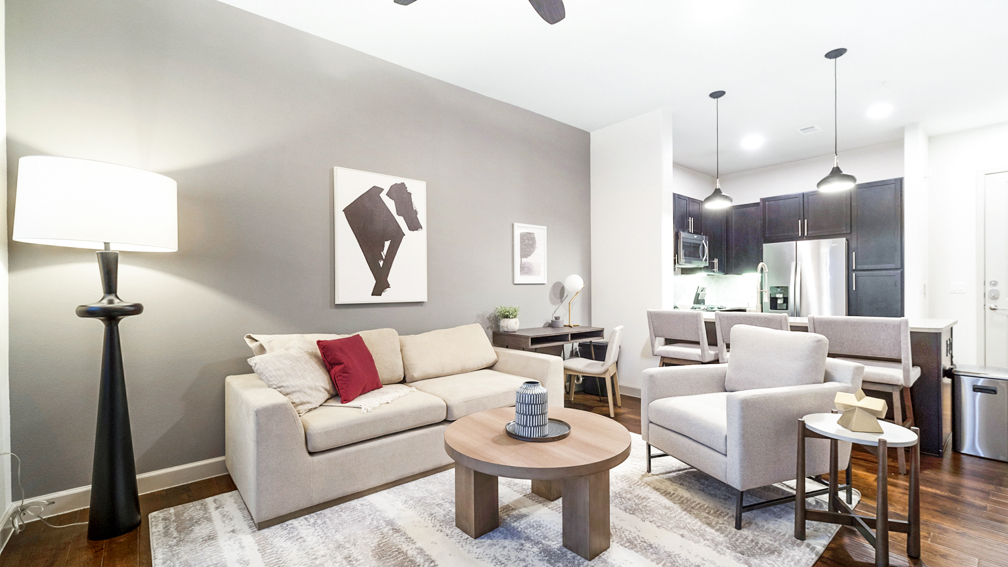 Rent Sinclair 215 in Houston, TX Landing