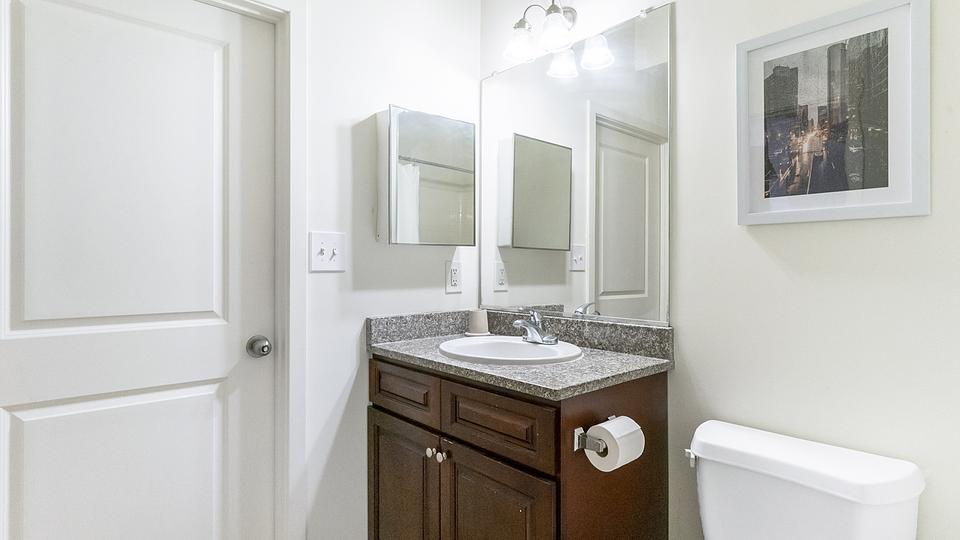 Rent Dill Building 411 in Richmond, VA Landing