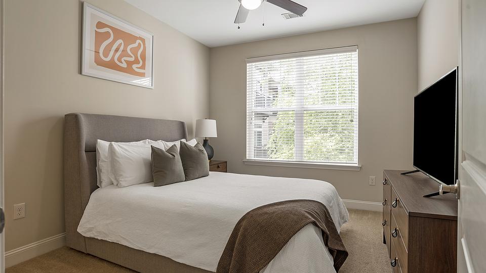 Rent Fountains at Mooresville 3220 in Mooresville, NC Landing