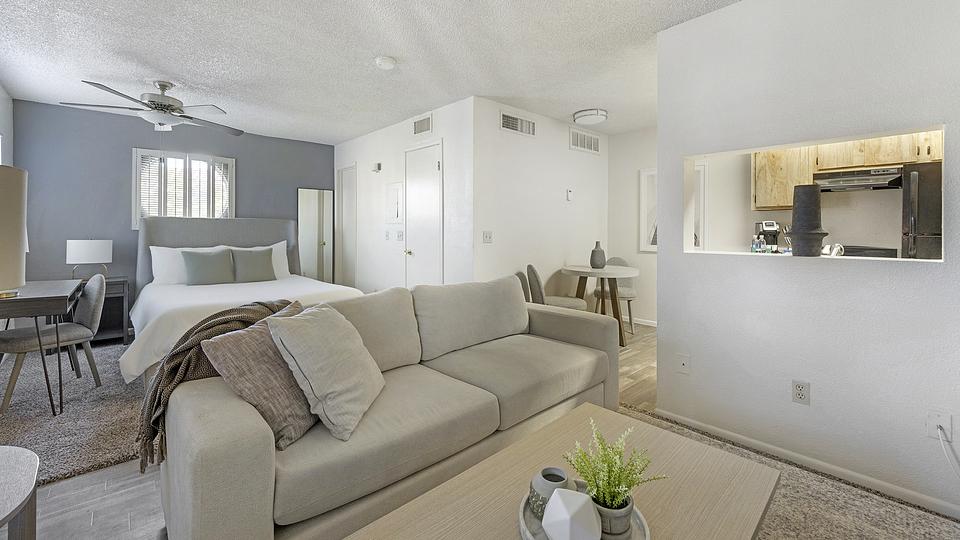 Rent Stillwater 3061 in Glendale, AZ Landing