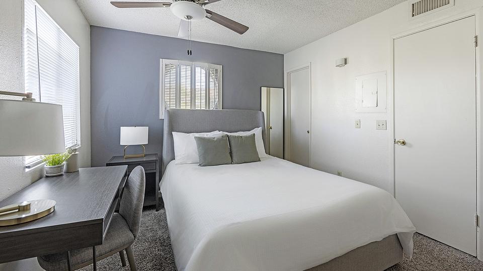 Rent Stillwater 3061 in Glendale, AZ Landing