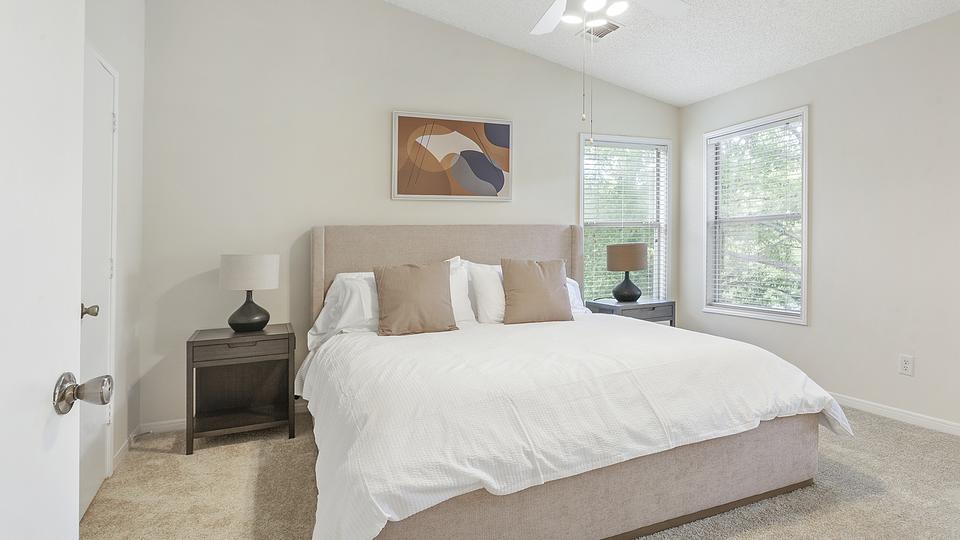 Rent Crowne Club Apartments 12510 in Winston Salem, NC Landing