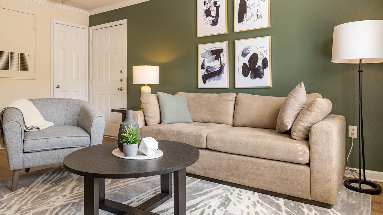 Hideaway at Greenbrier Luxury Apartment Homes