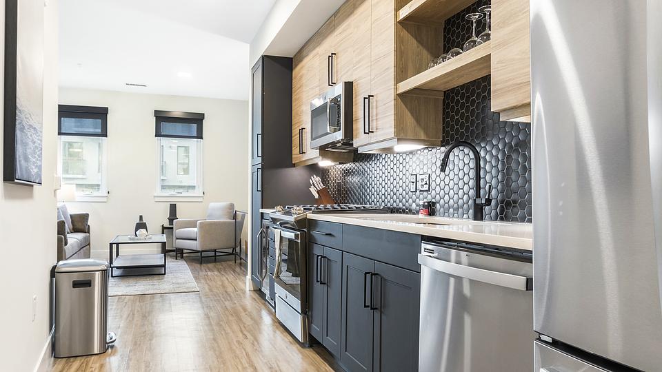 Rent Broadstone Kendrick 2211 in Denver, CO Landing