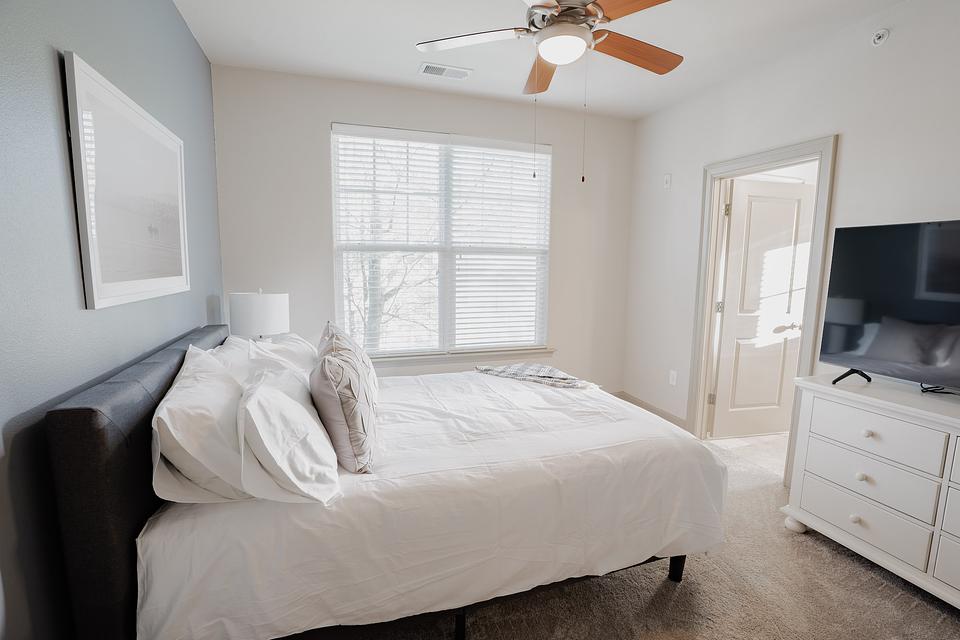 Rent The Estates at Ballantyne 413 in Charlotte, NC Landing