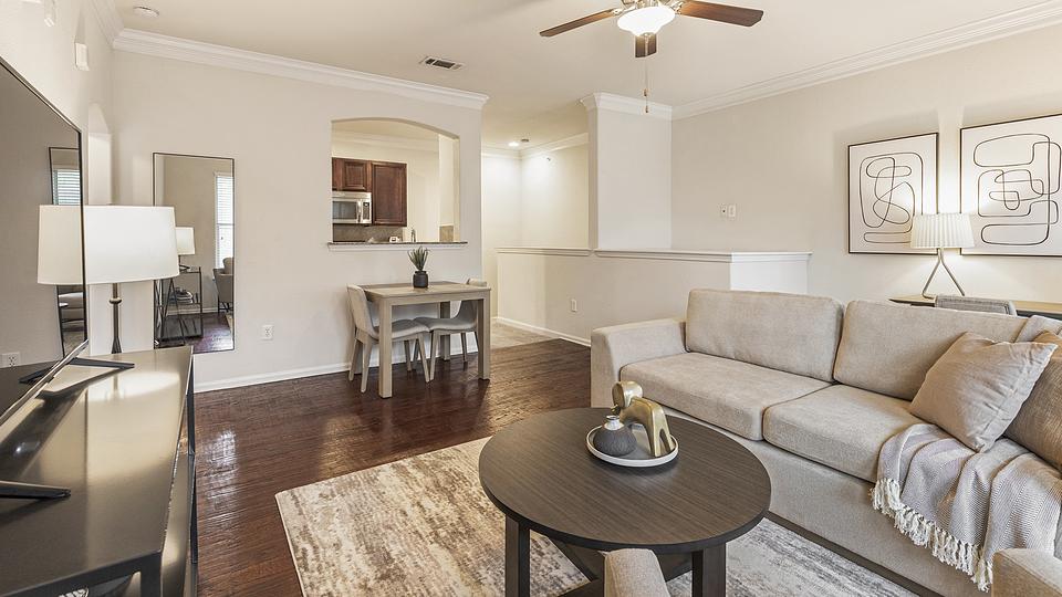 Rent Cortland Estates at TPC 4203 in San Antonio, TX Landing