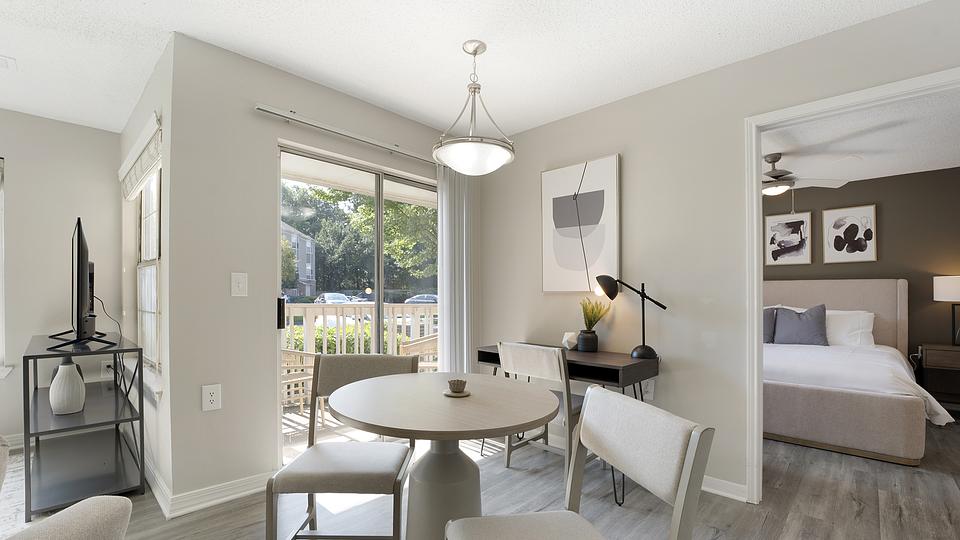 Rent Arbors River Oaks Apartment Homes 03105 in Memphis, TN Landing