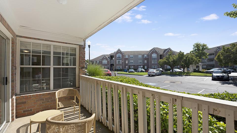 Rent Arbors River Oaks Apartment Homes 03105 in Memphis, TN Landing