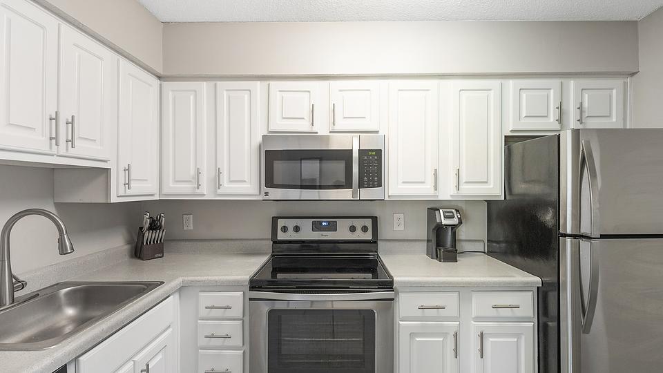 Rent Stonebridge Crossing Apartment Homes 9170W102 in Cordova, TN