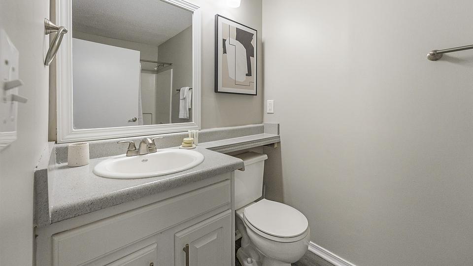 Rent Stonebridge Crossing Apartment Homes 9170W102 in Cordova, TN