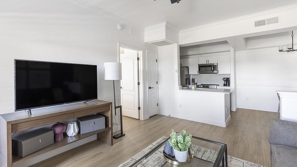 Rent Lazo Apartments 3065 in Chandler, AZ Landing