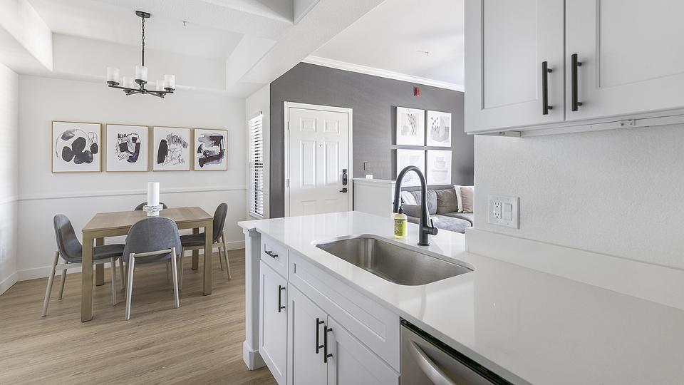 Rent Lazo Apartments 3065 in Chandler, AZ Landing