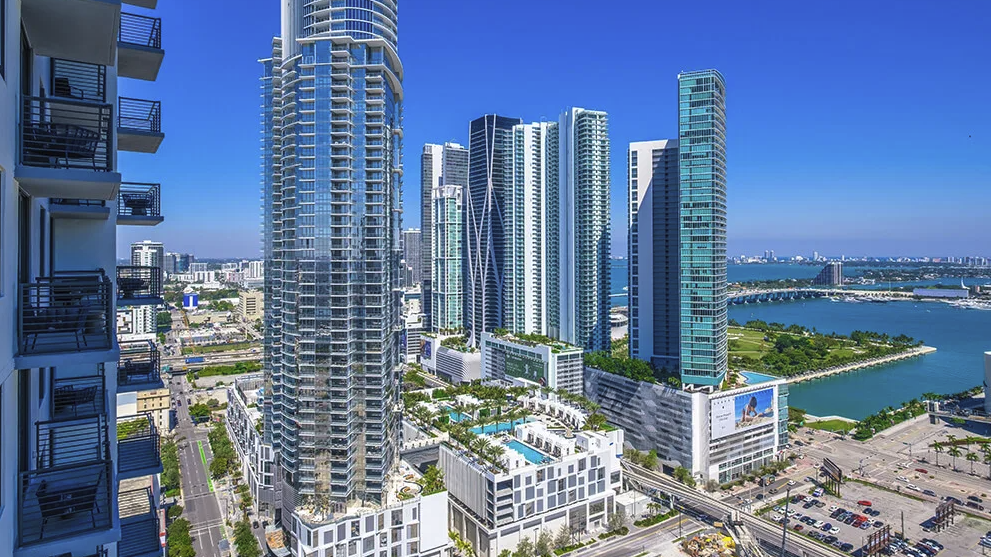 Rent Caoba Miami Worldcenter #CMW-1103 in Miami, FL - Landing